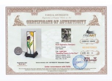 Светильник `Читая стихи солнцу`